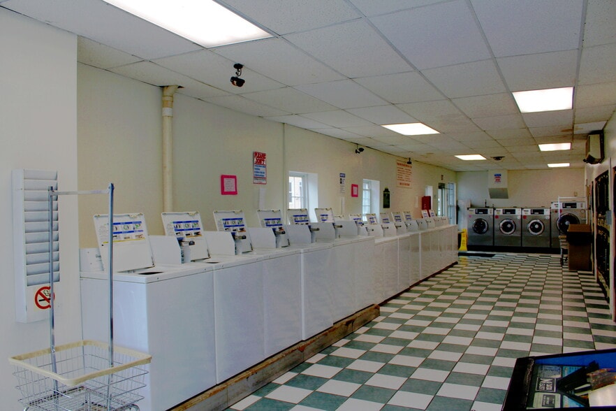 More Photos Of 302 S 6th St, Lebanon Storefront Retail Residential For Sale