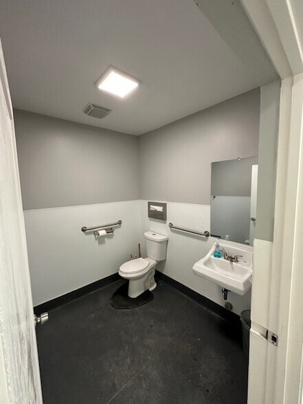 More Photos Of 24821-24829 Huntwood Ave, Hayward Warehouse For Lease