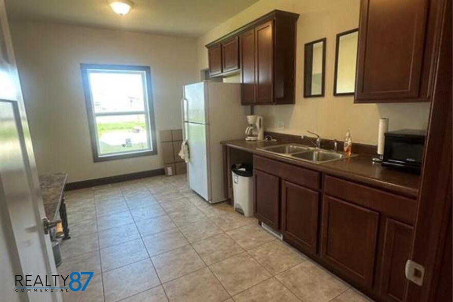 More Photos Of 5358 Hutton Dr, Urbana Industrial For Sale