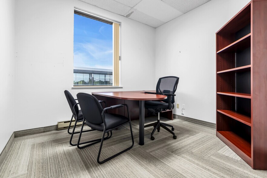 More Photos Of 4890-4898 Boul Taschereau, Longueuil General Retail For Sale