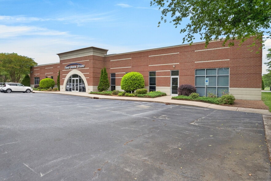 More Photos Of 707 Sunshine Way, Greensboro Medical For Sale