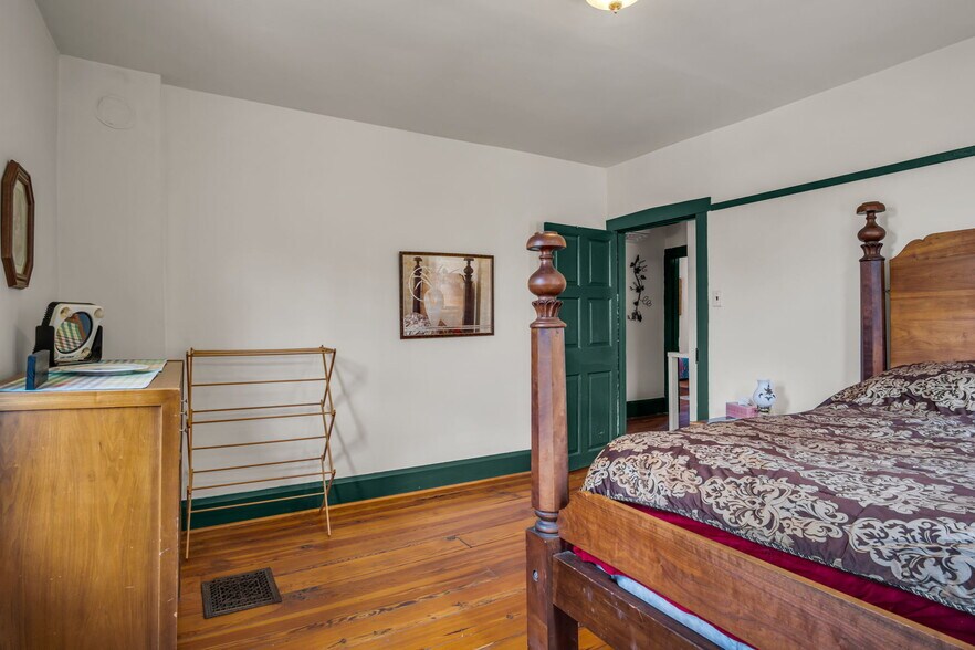 More Photos Of 3 Orchard Rd, Liverpool Winery Vineyard For Sale