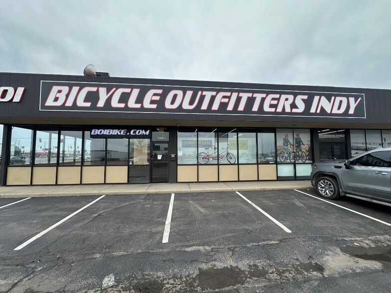 Primary Photo Of 1309 S High School Rd, Indianapolis Auto Repair For Sale