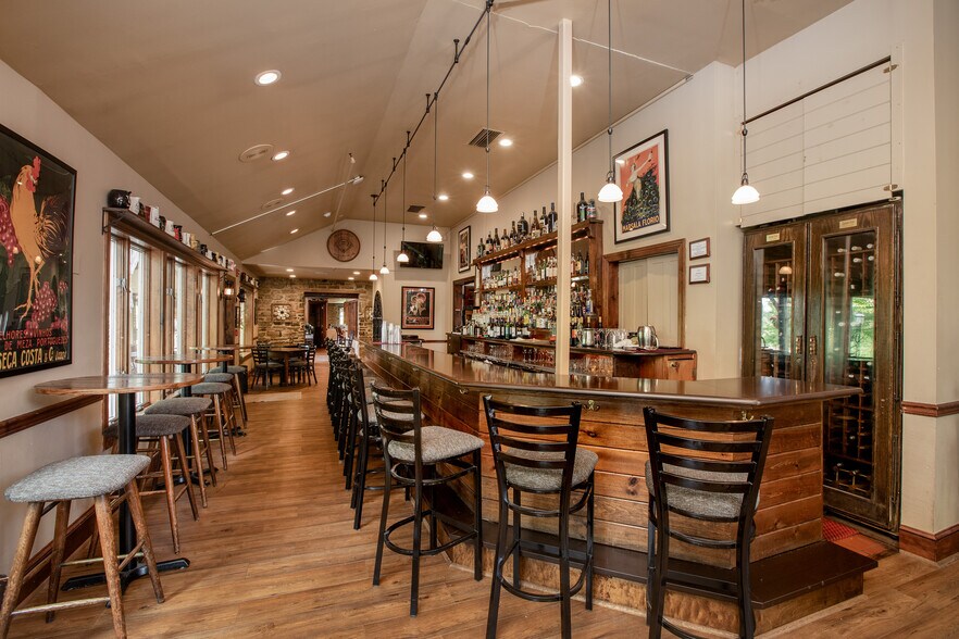 More Photos Of 1005 Horsham Rd, North Wales Hotel For Sale