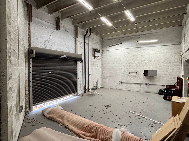 More Photos Of 1101 NW 72nd St, Miami Warehouse For Lease