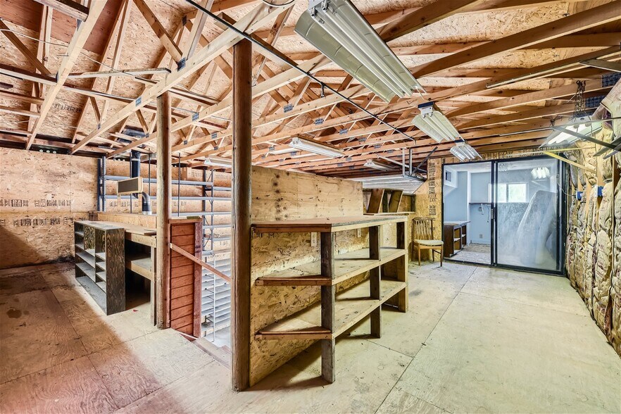 More Photos Of 11963 160th - Garage st, Renton Service For Lease
