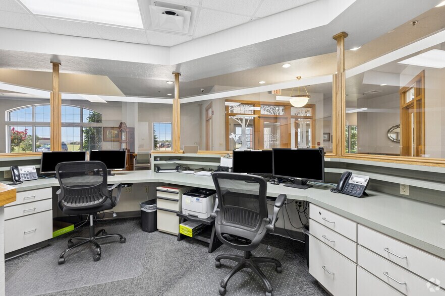 More Photos Of 4920 SW Lee Blvd, Lawton Medical For Sale