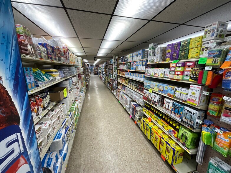 More Photos Of 56 N Howard Rd, Curtice Supermarket For Sale