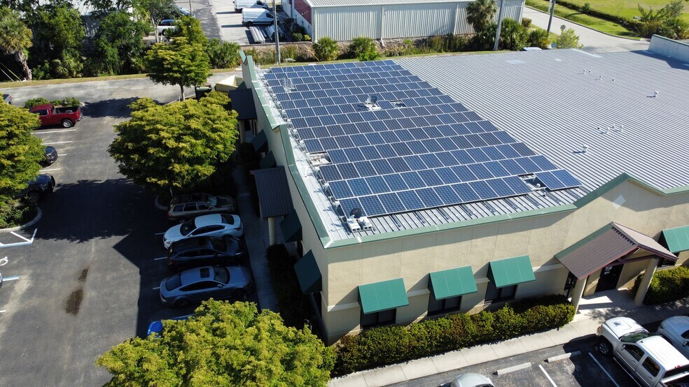 More Photos Of 10970 S Cleveland Ave, Fort Myers Office For Sale