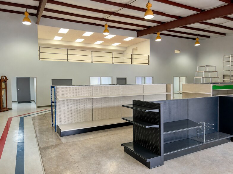 More Photos Of 5910 Fairbanks N. Houston Rd, Houston Warehouse For Lease
