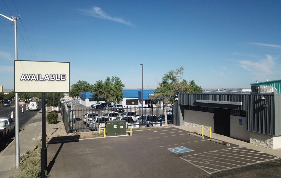 More Photos Of 2437 Menaul Blvd NE, Albuquerque Freestanding For Sale