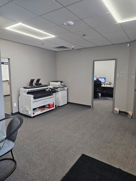 More Photos Of 5500 Cottonwood Ln SE, Prior Lake Warehouse For Lease