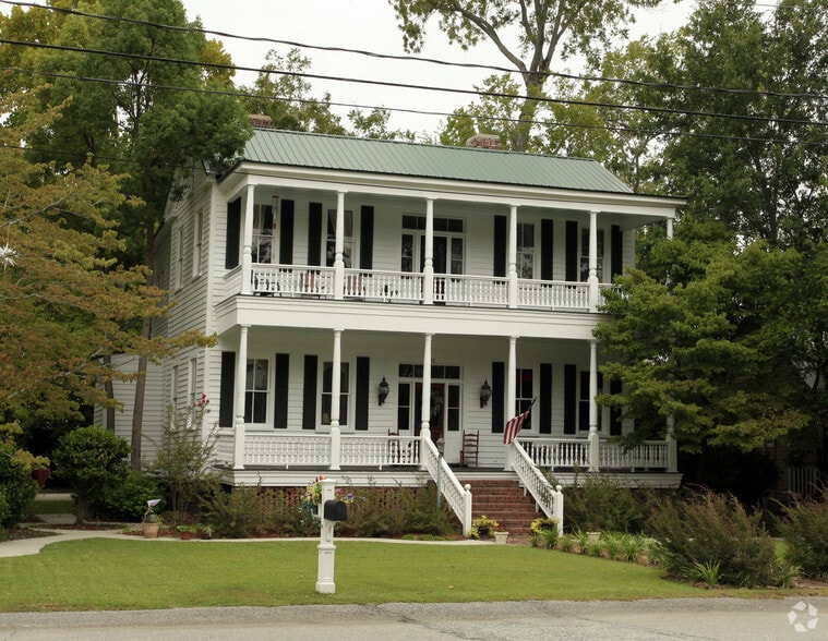 Primary Photo Of 112 S Magnolia St, Summerville Office Residential For Lease