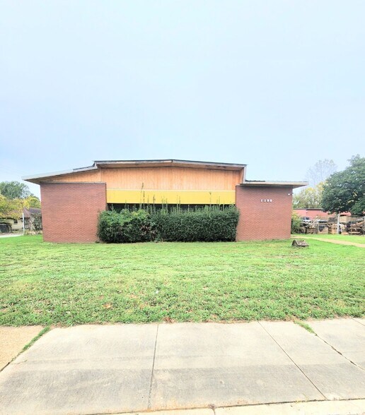 Primary Photo Of 1189 Breedlove St, Memphis Office For Sale