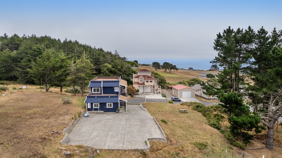 More Photos Of 129 Lower Pacific Dr, Whitethorn General Retail For Sale