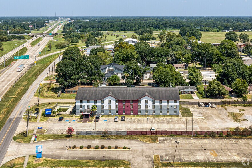 More Photos Of 2224 NE Evangeline Trwy, Lafayette Hotel For Sale