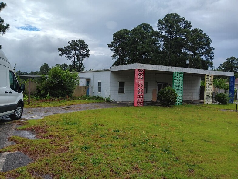 Primary Photo Of 2700 Ashland Rd, Columbia Schools For Sale