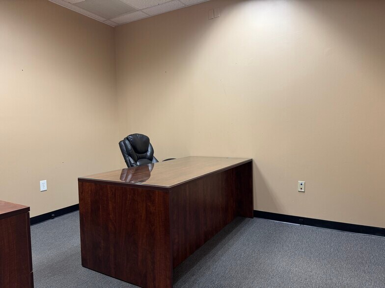 More Photos Of 900 South Ave, Staten Island Office For Lease