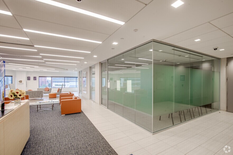 More Photos Of 100 S Charles St, Baltimore Office For Sale