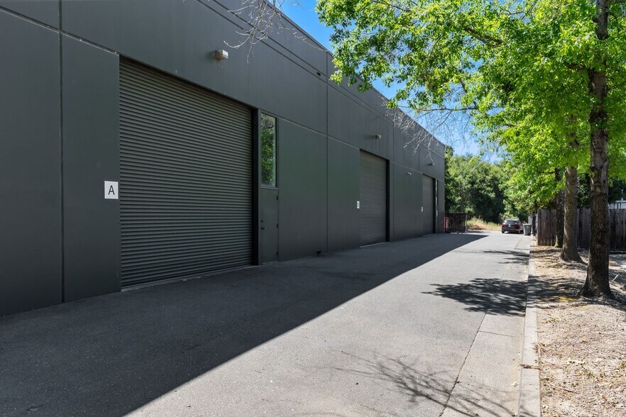 More Photos Of 3388 Regional Pky, Santa Rosa Warehouse For Sale