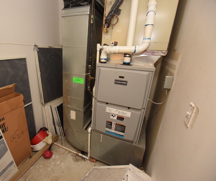 More Photos Of 401 Garland St, Flint Office For Sale