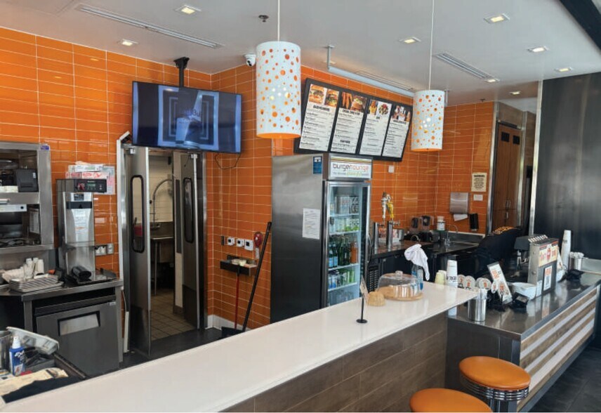 More Photos Of 13455 Maxella Ave, Marina del Rey General Retail For Lease