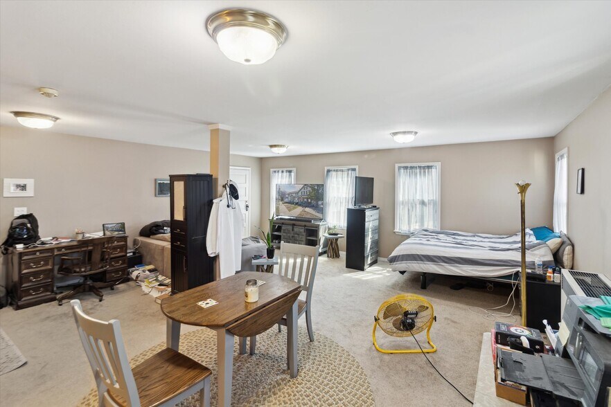 More Photos Of 28080 Waltz Rd, New Boston Restaurant For Sale