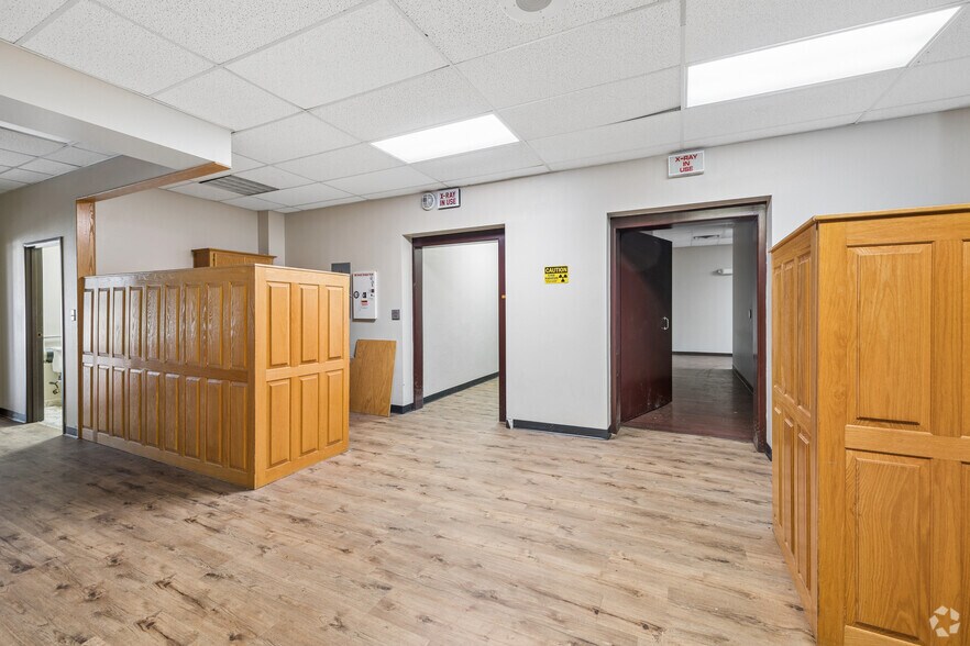 More Photos Of 230 N Midwest Blvd, Oklahoma City Medical For Sale