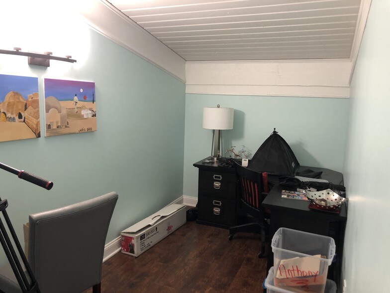 More Photos Of 99 N First St, Zionsville Loft Creative Space For Lease