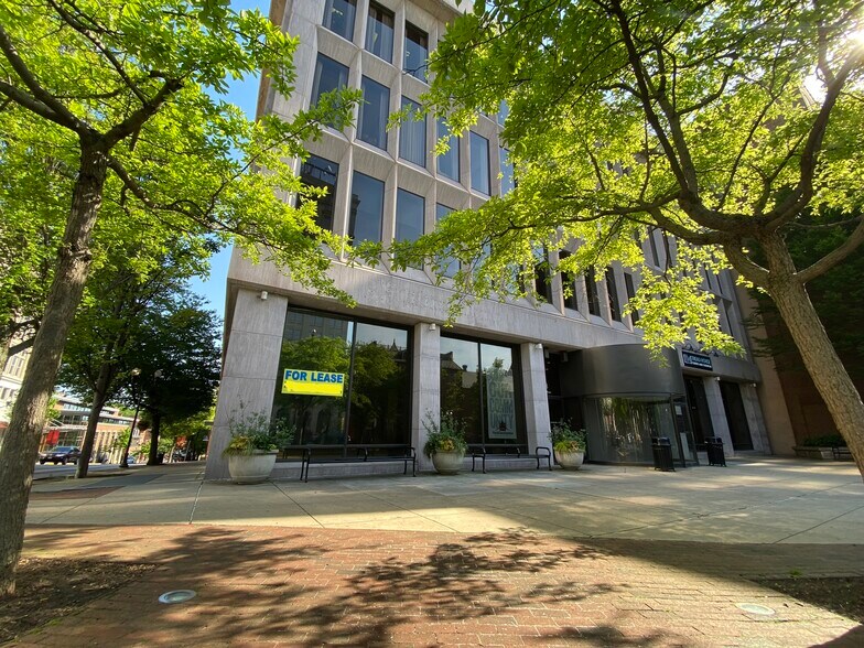 More Photos Of 28 Penn Sq, Lancaster Office For Lease