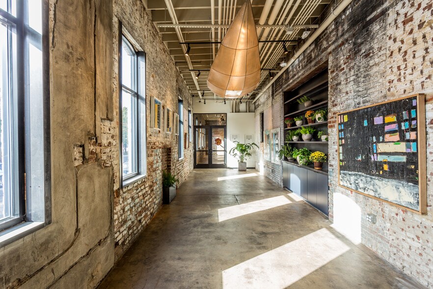 More Photos Of 500 E Davie St, Raleigh Restaurant For Lease