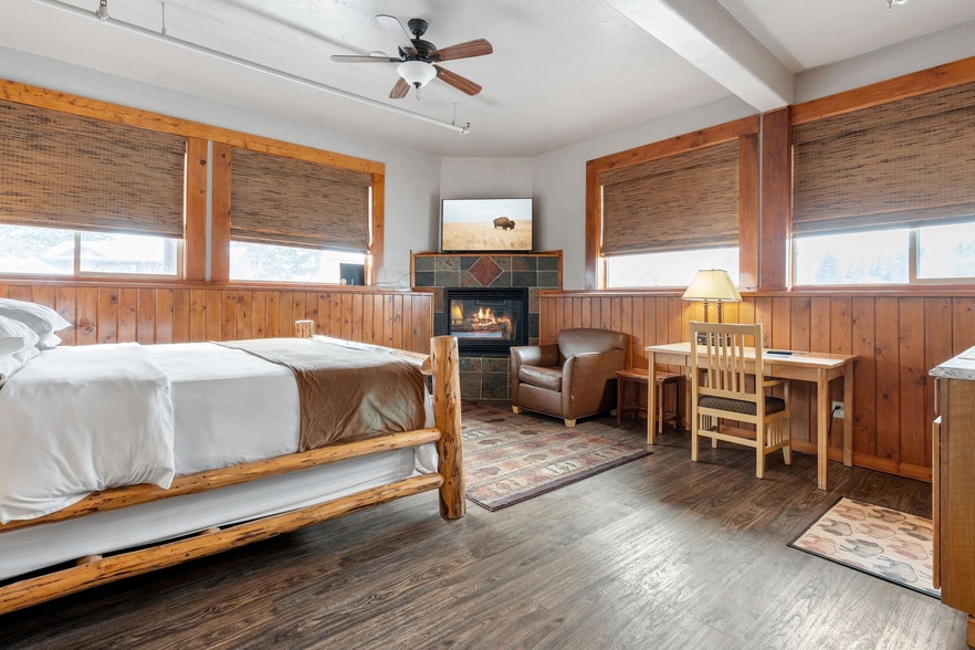 More Photos Of 5 Swan Way, Bigfork Lodge Meeting Hall For Sale