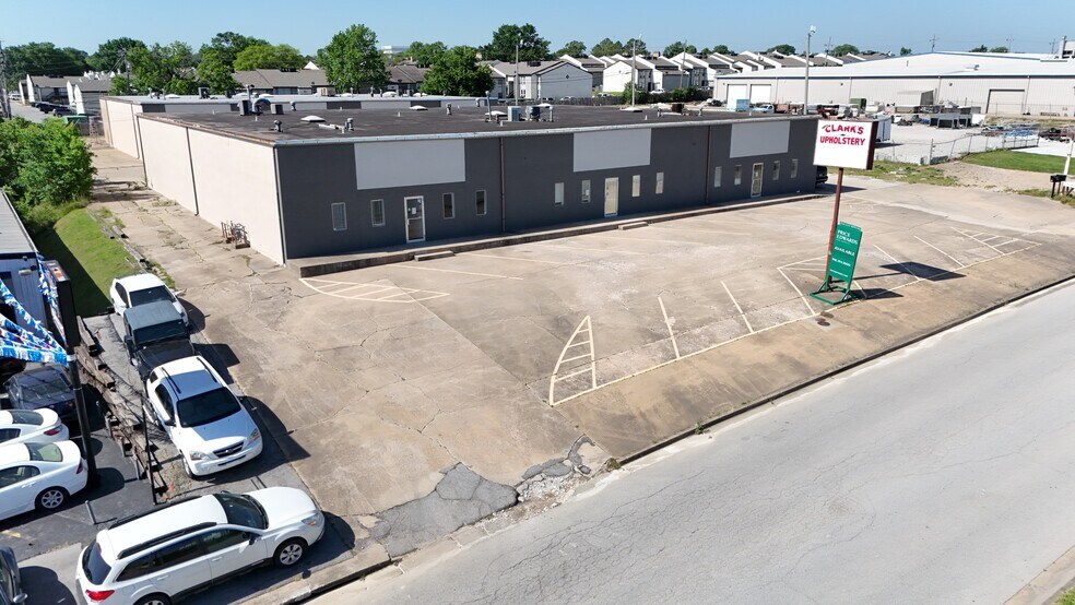 More Photos Of 7632-7636 E 46th Pl, Tulsa Unknown For Lease