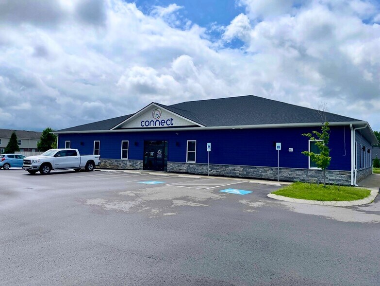 Primary Photo Of 840 Professional Park Dr, Clarksville Office For Lease