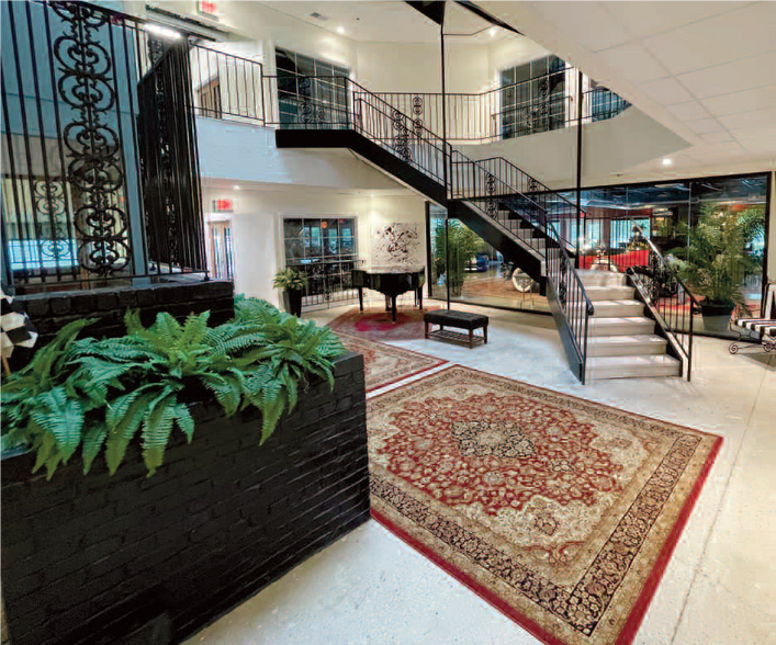 More Photos Of 1030 S Rangeline Rd, Carmel Freestanding For Lease