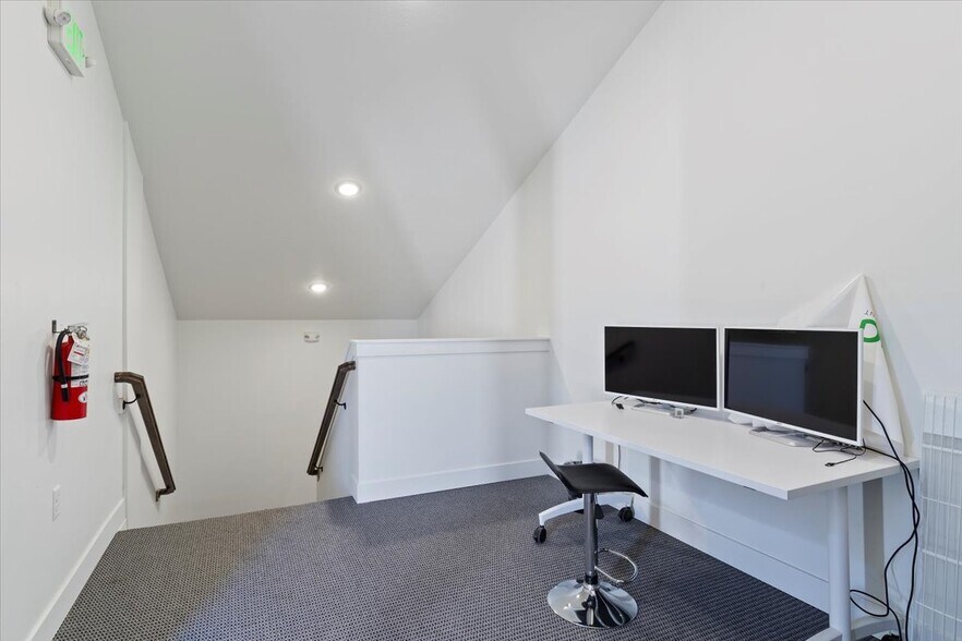 More Photos Of 1042 3000 N, Layton Office For Sale