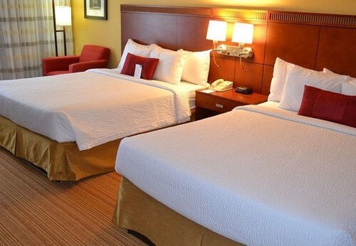 More Photos Of 580 Millennium Blvd, Brunswick Hotel For Sale