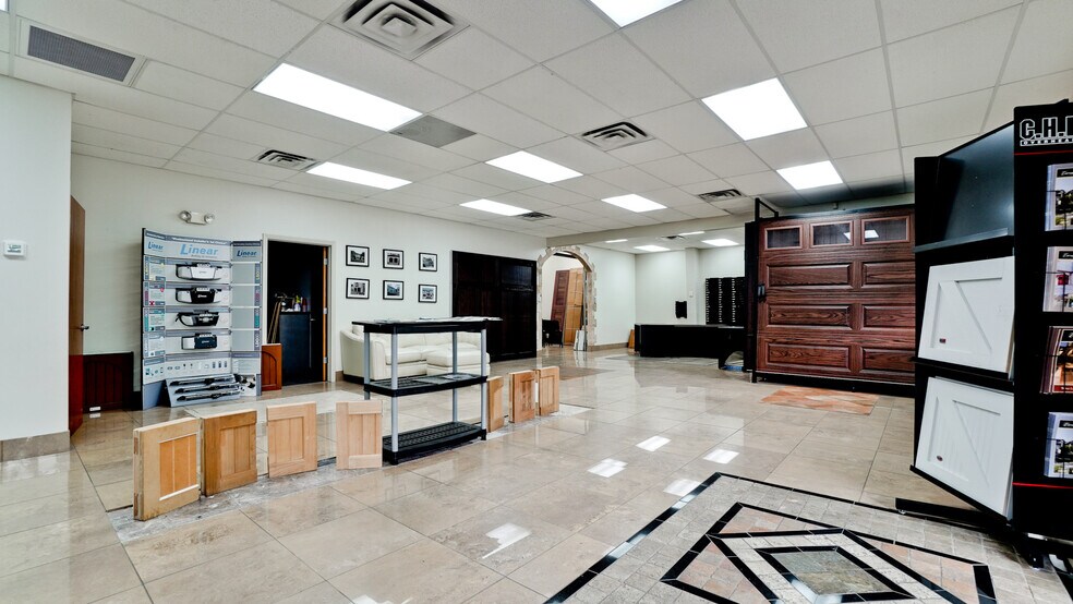 More Photos Of 2117-2125 47th st, Sarasota Warehouse For Sale