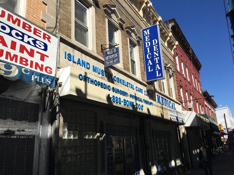 More Photos Of 11311 Jamaica Ave, Richmond Hill Storefront Retail Office For Lease
