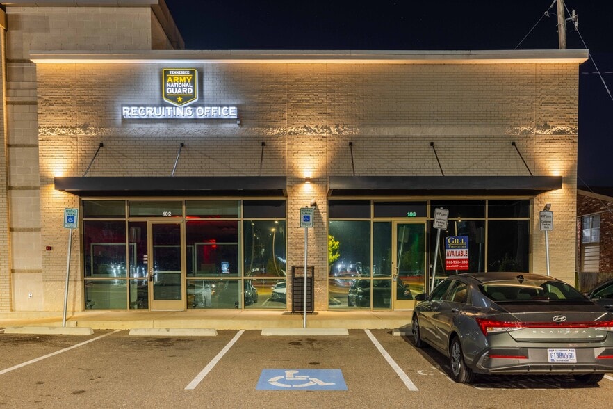 More Photos Of 2847 Poplar Ave, Memphis Storefront Retail Office For Lease