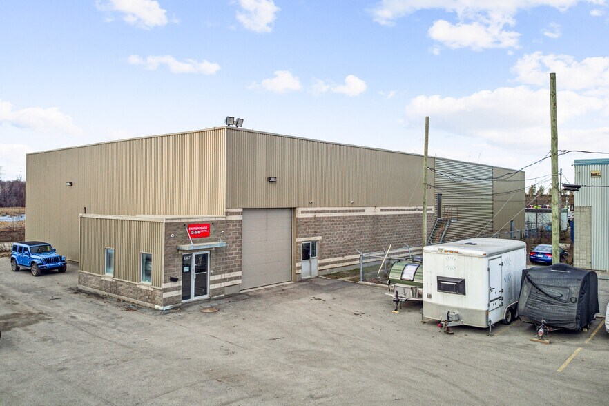 More Photos Of 1550-1560 Rue Michelin, Laval Self Storage For Sale