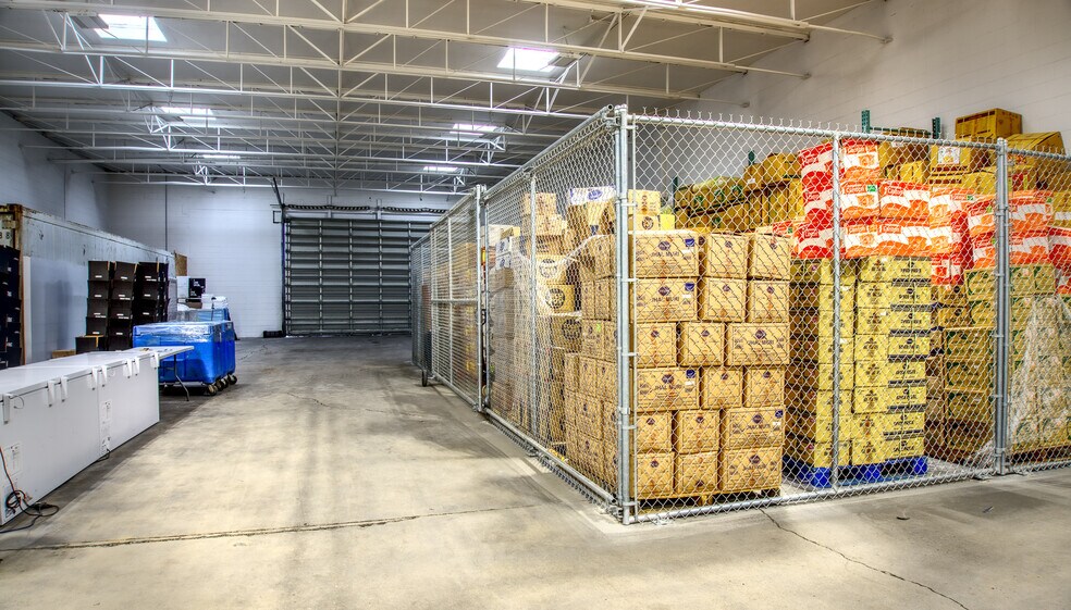 More Photos Of 4030 8th St SE, Calgary Warehouse For Lease