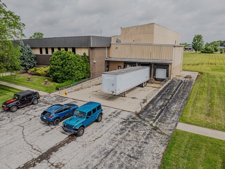 More Photos Of 2100 Cedar St, Fremont Distribution For Lease