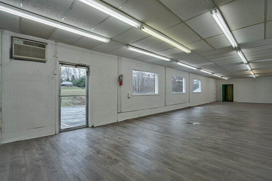 More Photos Of 457 Violet Ave, Poughkeepsie General Retail For Sale