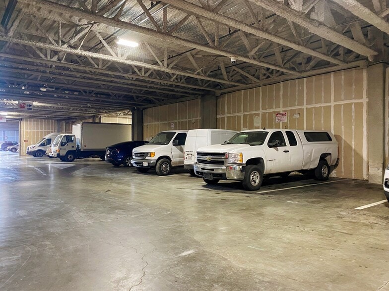 More Photos Of 1661 Tennessee St, San Francisco Light Distribution For Lease