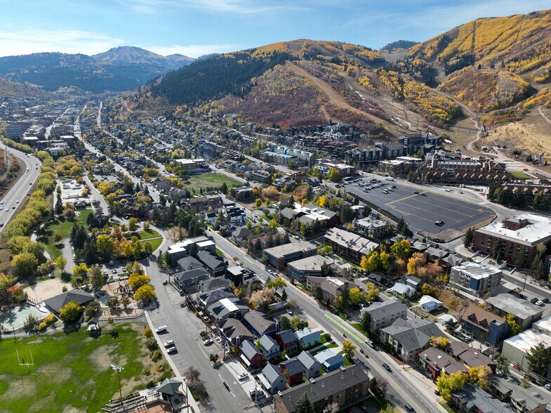 More Photos Of 1469 Woodside Ave, Park City Lodge Meeting Hall For Sale