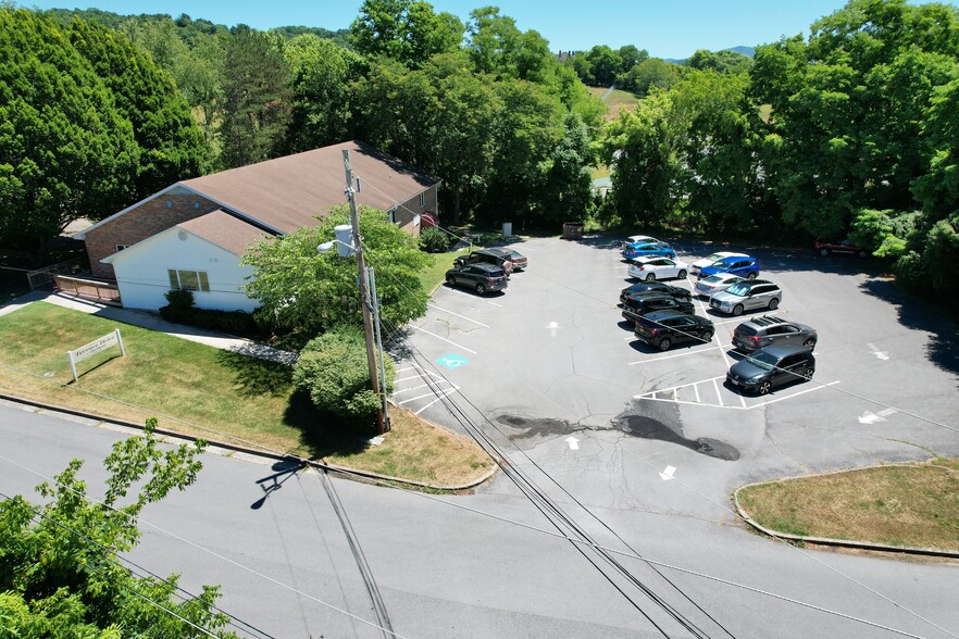 More Photos Of 1046 Terrace Dr, Marion Flex For Sale