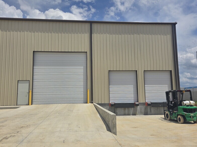 More Photos Of 26490 Old Highway 20, Madison Warehouse For Lease