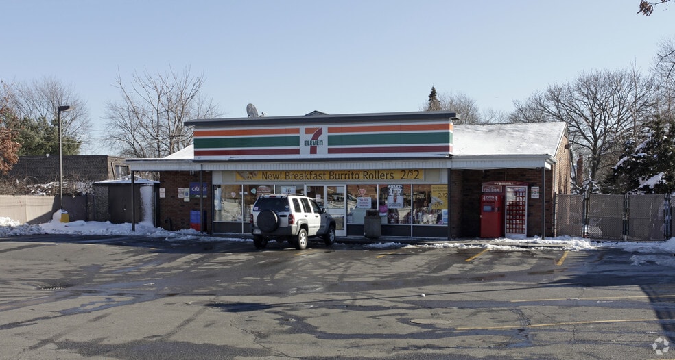 More Photos Of 274 Bay Shore Rd, North Babylon Convenience Store For Lease