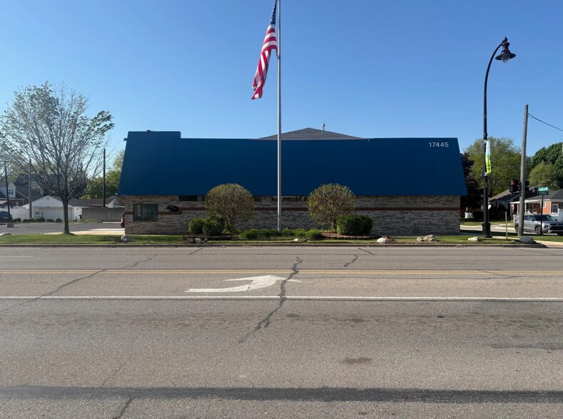 More Photos Of 17445 Ecorse Rd, Allen Park Office For Sale